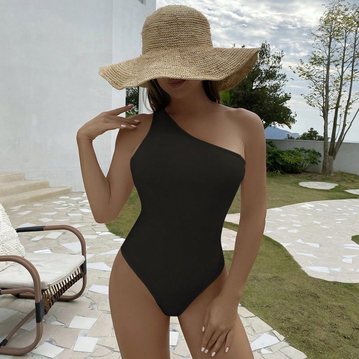 Solid Color One-Shoulder Slimming One-Piece Swimwear