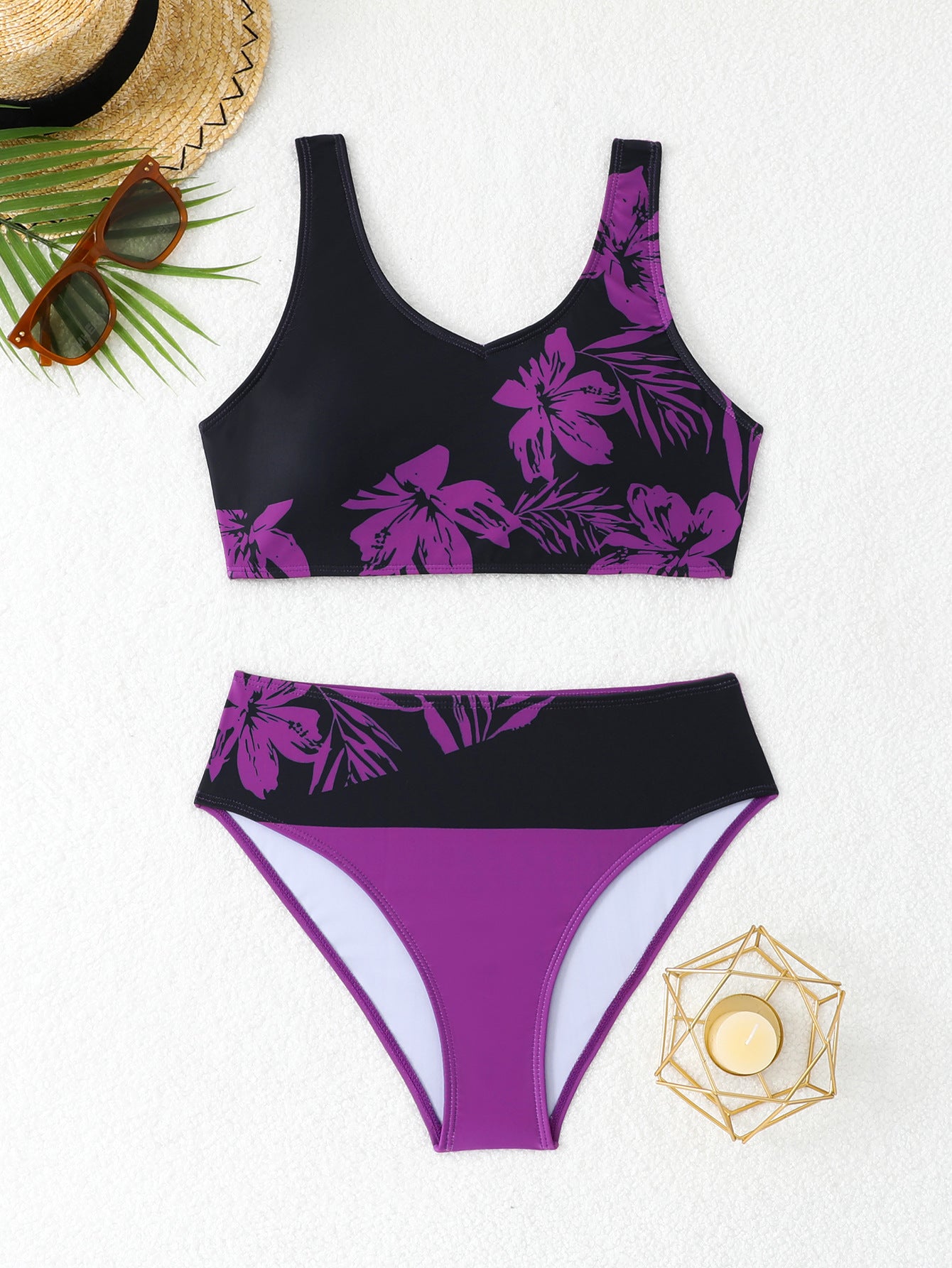 Ladies' split swimsuit with chest cushion