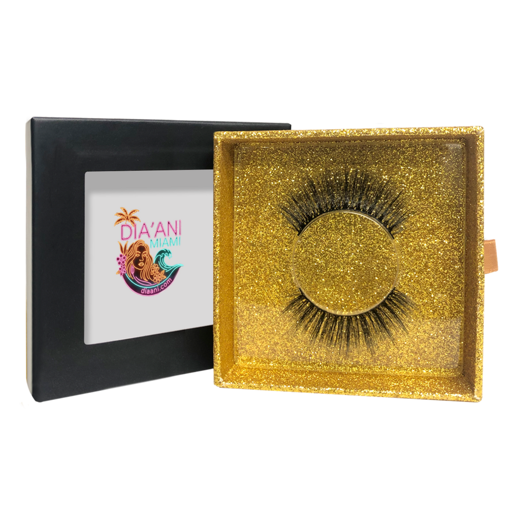 viaGlamour image of a Eyelashes