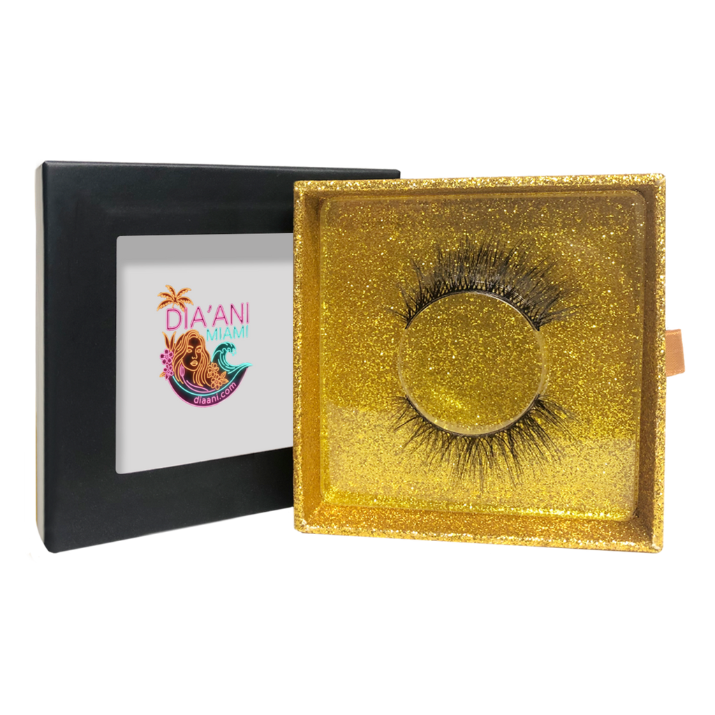 viaGlamour image of a Eyelashes