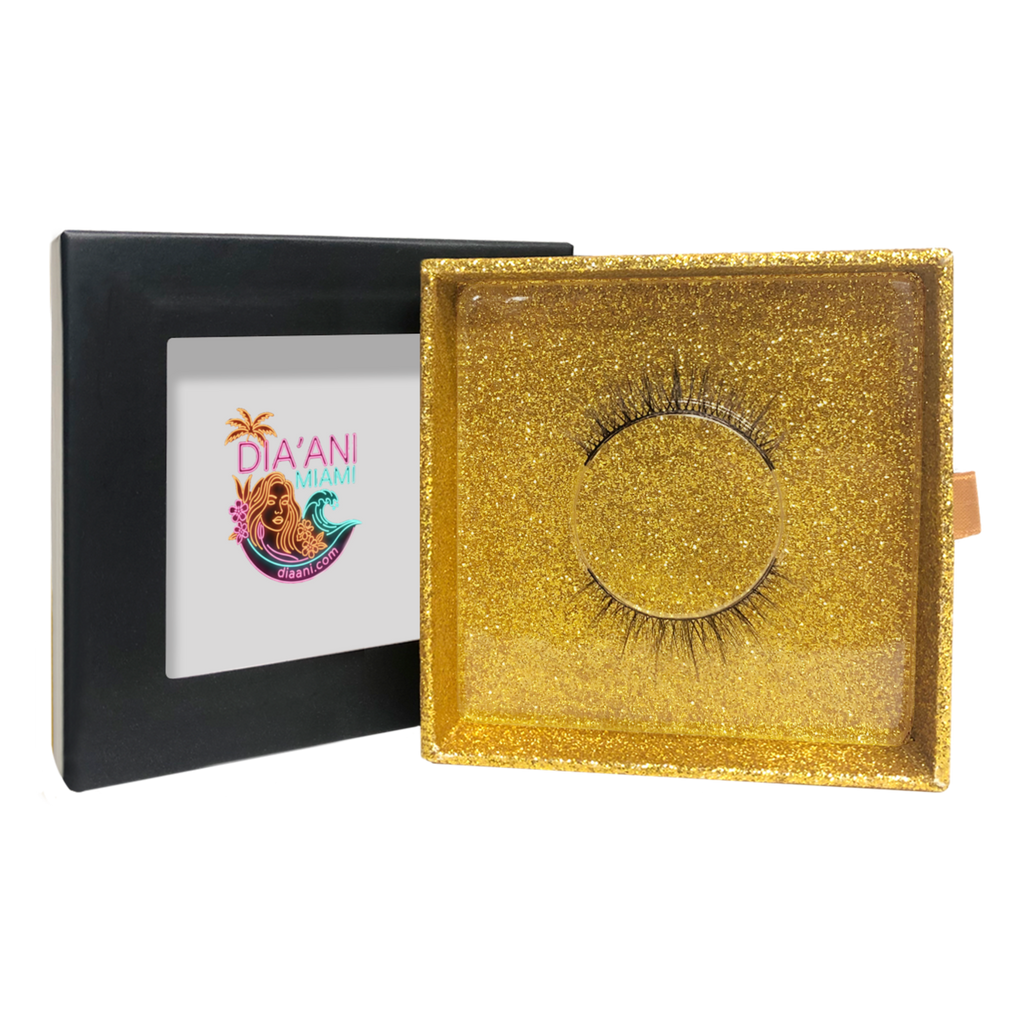 viaGlamour image of a Eyelashes