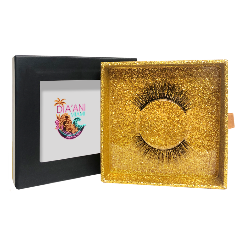 viaGlamour image of a Eyelashes